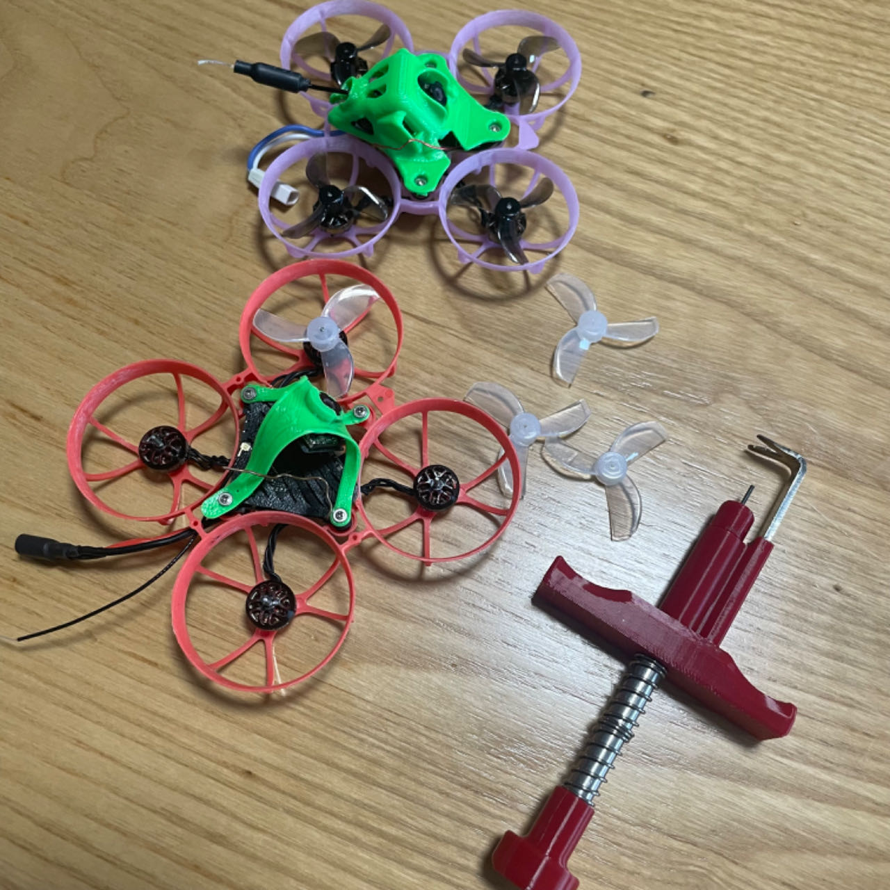 Ściągacz do śmigieł Tinywhoop, – Drone Racing Gate recenzja i cena
